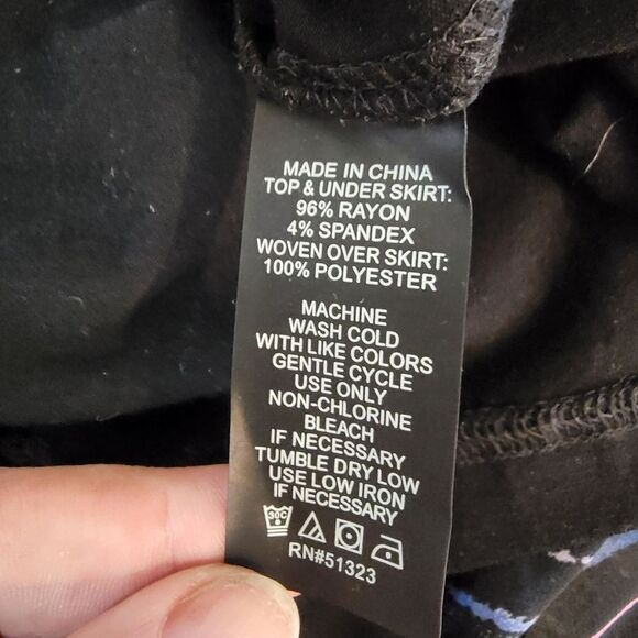 Vince Camuto Rich Black Chiffon Overlay Sweep Stripe Maxi Dress 1X - Picture 8 of 8